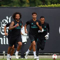 Kroos se fue del entrenamiento por unas molestias en el tobillo