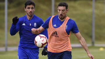 Alanis y Toch&eacute;, en un entrenamiento del Oviedo