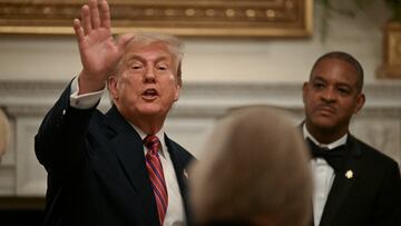 El Reino Unido se prepara para recibir a Trump... con pósters suyos con Epstein