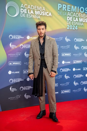 El cantante Blas Cant¨® en los Premios de la Academia de la M¨²sica.