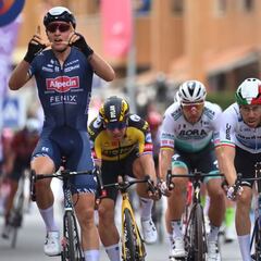 Merlier gana la segunda etapa y Gaviria se queda en el sprint