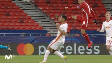 Thiago 'Cobra Kai': el pintoresco pase para dejar solo a Salah que es una delicia para la vista