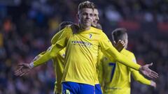 Iv&aacute;n Alejo celebra su primer gol con el C&aacute;diz.