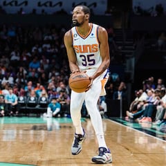 Kevin Durant debuta a muy buen ritmo con los Suns en Charlotte
