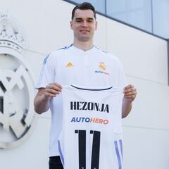 Oficial: Mario Hezonja ya es del Real Madrid