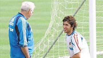 <b>EN SINTONÍA. </b>Seleccionador y capitán siguen manteniendo diálogos particulares en los entrenamientos.