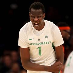 Bol Bol, hijo de Manute, apunta a top 10 del próximo draft