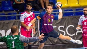 El Cangas sale con la cabeza
alta ante el Barça en el Palau