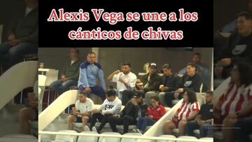 Alexis Vega se unió a cánticos de la porra de Chivas desde las gradas