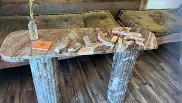 Invita a su hija a tomarse un helado, rompe la mesa y acaba con una cuenta 1.370 euros: “Estaba dispuesta a pagarlo todo”