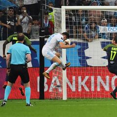 El Marsella gana con polémica y deja la eliminatoria encarrilada