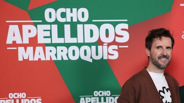 El actor Julián López posa en el photocall de ‘Ocho apellidos marroquís’, en el Hotel Urso, a 28 de noviembre de 2023, en Madrid (España). El film trata de Carmen, una mujer que pierde a su marido y quiere cumplir su última voluntad, recuperar el ‘Sardinete’, el primer pesquero de su flota, que se encuentra anclado en un puerto marroquí. Carmen viaja hasta el lugar acompañada de sus hijos y allí descubren el secreto de su marido, José María, Hamida, su otra hija. La película está dirigida por Álvaro Fernández Armero y se estrena en los cines el próximo 1 de diciembre.
28 NOVIEMBRE 2023;CINE;PELICULA;OCHO APELLIDOS MARROQUIES;FILM
Isabel Infantes / Europa Press
28/11/2023