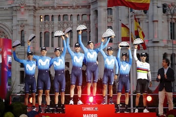 Primoz Roglic se quedó con el título en La Vuelta a España. El podio lo completó Alejandro Valverde y Tadej Pogacar. Superman López se llevó el premio de Supercombativo de la carrera y el Movistar Team de Nairo fue el mejor equipo. 