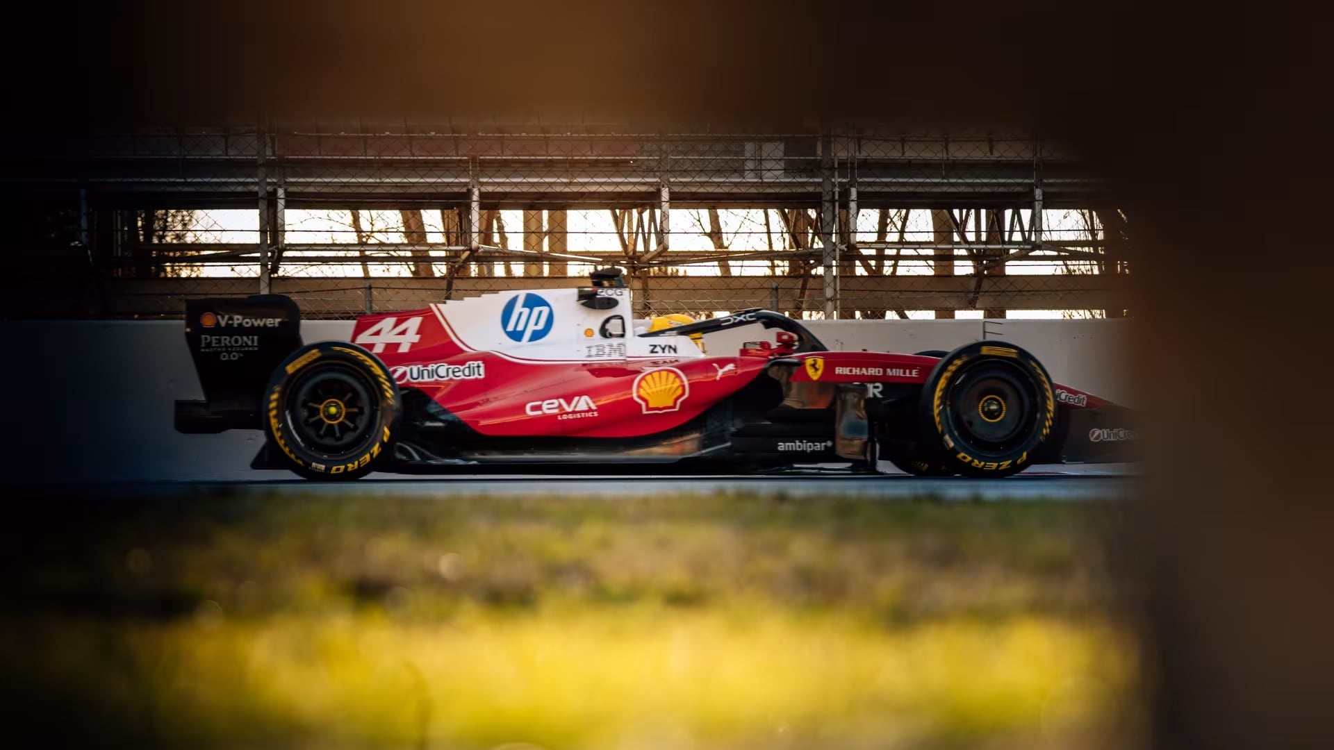 Lewis Hamilton, en los test de pretemporada en el Circuito de Barcelona-Cataluña.
