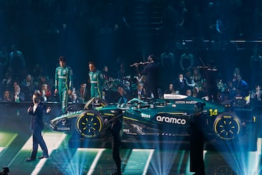 El Aston Martin será pilotado por el piloto español y doble campeón del mundo Fernando Alonso y el piloto canadiense Lance Stroll.