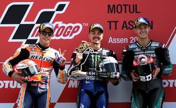 Maverick Viñales, Marc Márquez y Fabio Quartararo han conformado el podio del Gran Premio de Holanda. 