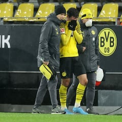 Gio Reyna in tears after suffering another injury with Dortmund