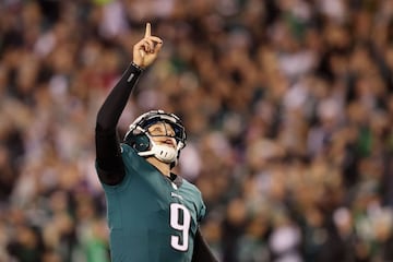 Su aparición en el próximo Super Bowl LII definitivamente es inesperada. Llegó para suplir a Carson Wentz durante las últimas semanas de la temporada regular y bajo su mando los Eagles no tuvieron las mejores actuaciones. 