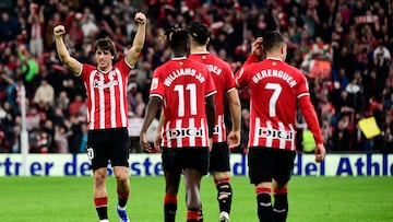 Athletic Bilbao's Spanish midfielder #30 Unai Gomez (L) and teammates react to their win at the end of the Spanish league football match between Athletic Club Bilbao and RC Celta de Vigo at the San Mames stadium in Bilbao on November 10, 2023. (Photo by ANDER GILLENEA / AFP)