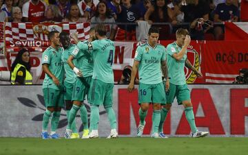 0-1. Karim Benzema celebr¨® el primer gol.