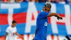 La U castiga a Fernández