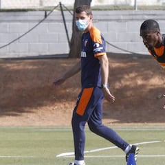 Javi Gracia confirma que sigue en el Valencia