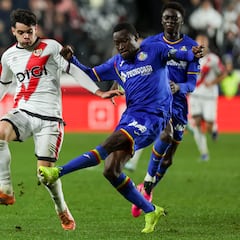 El Getafe se queda sin centrales