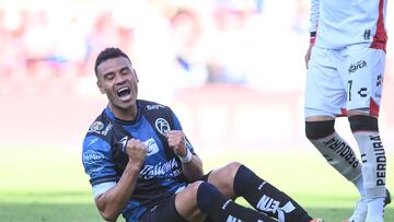 during the 5th round match between Queretaro and Atlas as part of the Liga BBVA MX, Torneo Apertura 2025 at La Corregidora Stadium, on August 17, 2025 in Santiago de Queretaro, Mexico.