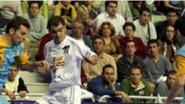 <b>EN LA PRORROGA.</b> Polaris golpea primero y se pone por delante en la serie