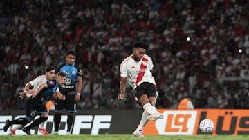 Borja falla penal en victoria de River Plate sobre Ciudad de Bolívar
