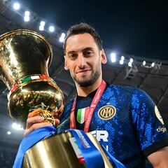 Çalhanoglu, el villano de Milán