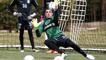 Franco Armani durante un entrenamiento con Atl&eacute;tico Nacional