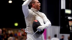 Milano (Italy), 27/07/2023.- Carlos LLavador (L) of Spain exults in victory in men's individual foil round of 32 of the FIE World Fencing Championship in Milan, Italy, 27 July 2023. (Italia, España) EFE/EPA/MOURAD BALTI TOUATI
