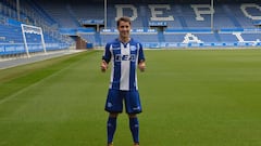 Bojan Krkic durante su presentaci&oacute;n con el Alav&eacute;s
 
  