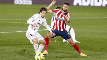 Modric y Yannick Carrasco en el último derbi Real Madrid-Atlético de Madrid de LaLiga Santander.