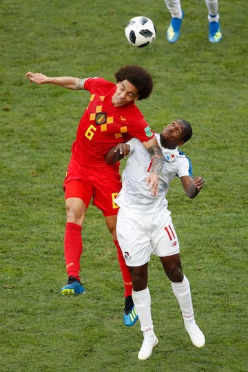 Axel Witsel con Armando Cooper.