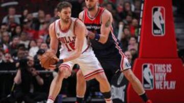 Pau Gasol ante Marcin Gortat.