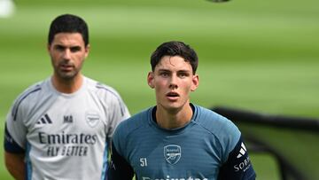 Juega en el Arsenal, es viral en TikTok e hizo historia en Chile: “No somos robots... Es bonito conectar con la gente”