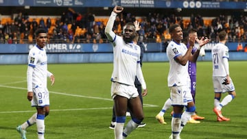 27 Julian JEANVIER (aja) - 17 Lassine SINAYOKO (aja) during the Ligue 1 Uber Eats math between ESTAC Troyes and AJ Auxerre at Stade de l'Aube on November 4, 2022 in Troyes, France. (Photo by Loic Baratoux/FEP/Icon Sport via Getty Images) - Photo by Icon sport