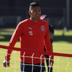 Tony Alfaro, primer no formado en México que juega con Chivas