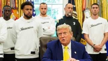 U.S. President Donald Trump speaks with the media as he meets with players of the Juventus soccer team in the Oval Office of the White House in Washington, D.C., U.S., June 18, 2025. REUTERS/Nathan Howard