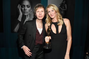 Beck y Laura Dern.