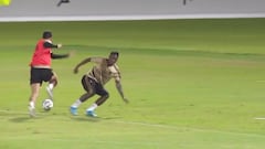 James, protagonista en práctica: Goles, asistencias y lujos...