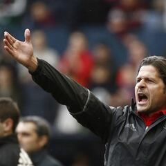 Vasiljevic: "La gente está con ganas de poder ganar en casa"