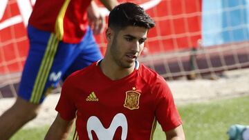 Lopetegui ensaya con Asensio de falso 9 y cinco por detrás