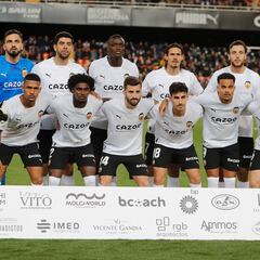 El Valencia se aferra al contrato con Cazoo