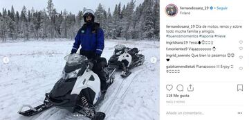 Fernando Sanz disfruta con las motos de nieve. 