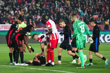 Minuto 67 de partido, jugada dentro del área del Barcelona. Uros Spajic, al rematar un balón, impacta con los tacos de su bota en la cara de Pau Cubarsí produciéndole un aparatoso corte en el rostro. El defensa fue sustituido por Sergi Domínguez.