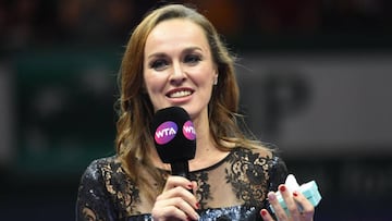 Martina Hingis, durante la ceremonia de su despida en las WTA Finals.