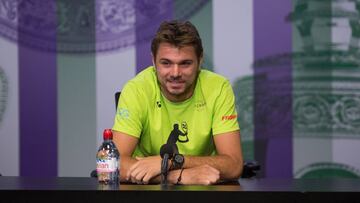 Stan Wawrinka atiende a los medios durante una rueda de prensa en Wimbledon.